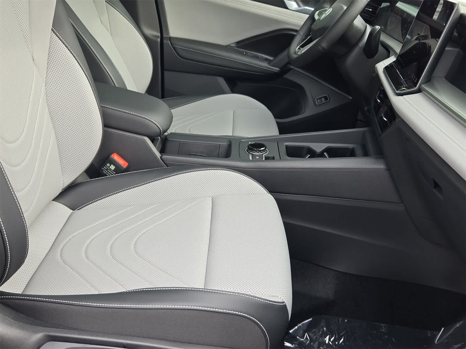 Thumbnail: 2025 Volkswagen Tiguan - 24