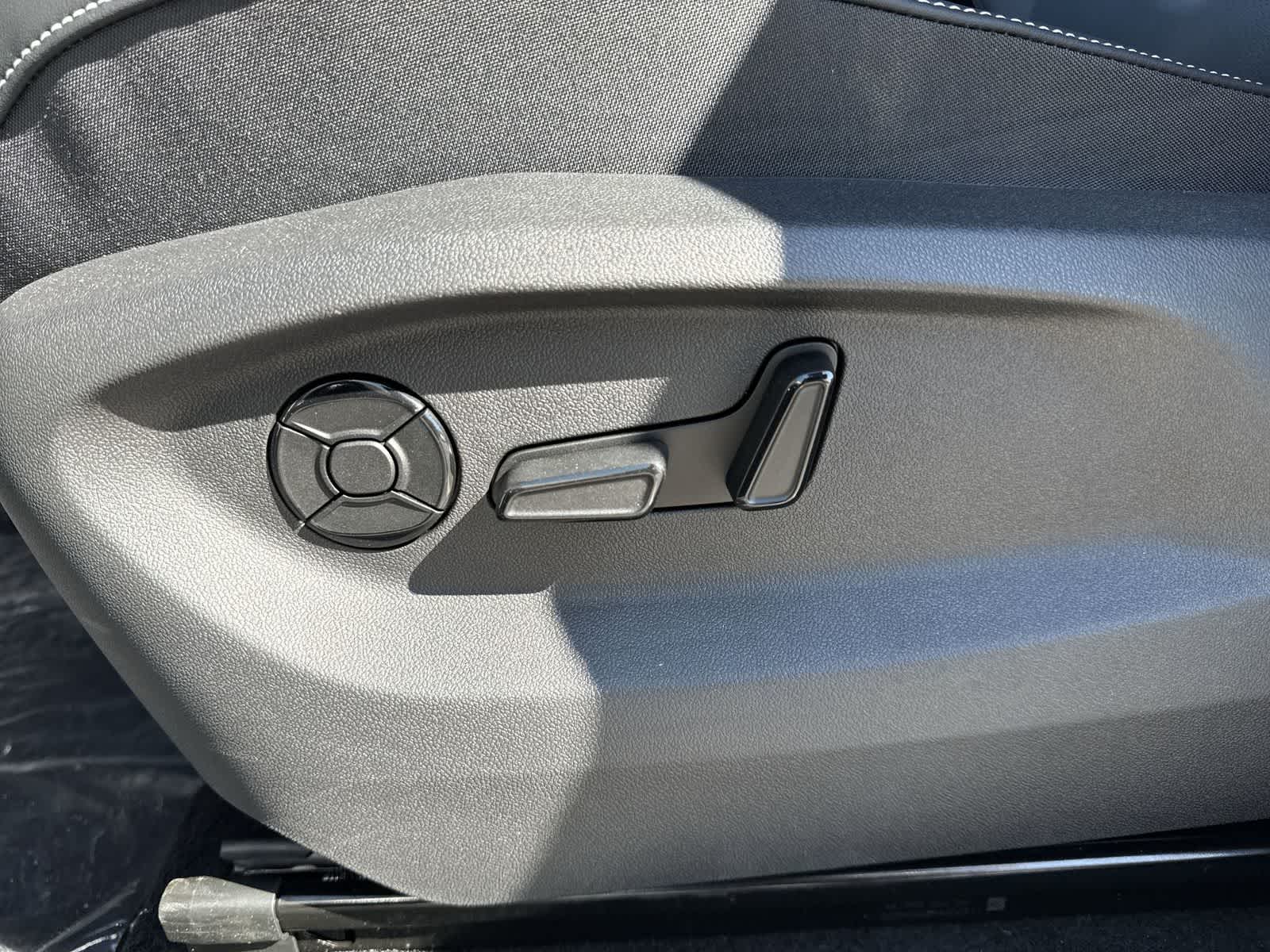 Thumbnail: 2026 Volkswagen Tiguan - 16