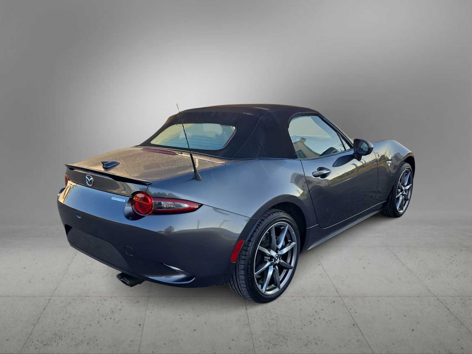Thumbnail: 2023 Mazda MX-5 Miata - 8