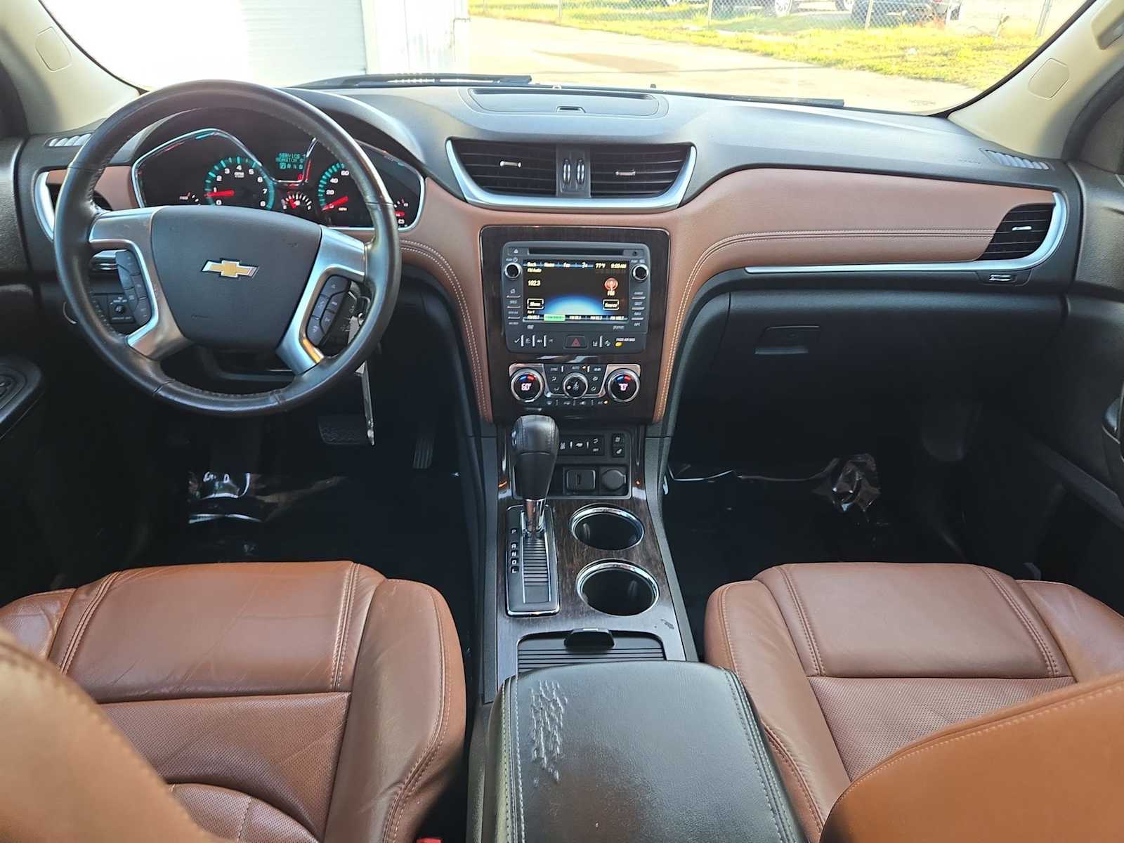 Thumbnail: 2015 Chevrolet Traverse - 16