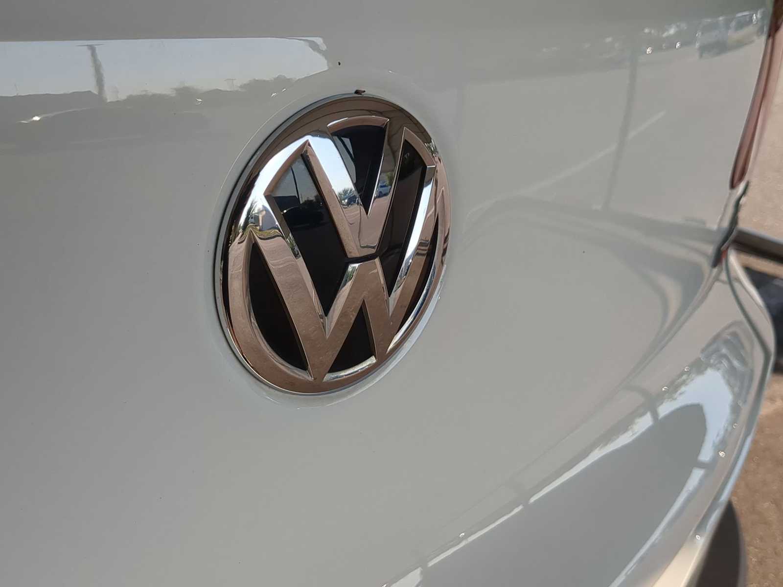 Thumbnail: 2017 Volkswagen Tiguan - 12