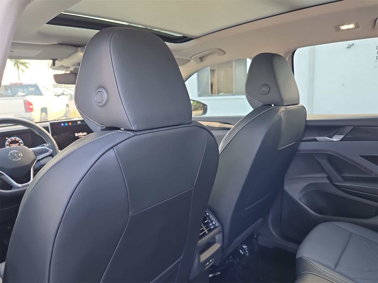 Thumbnail: 2025 Volkswagen Tiguan - 19