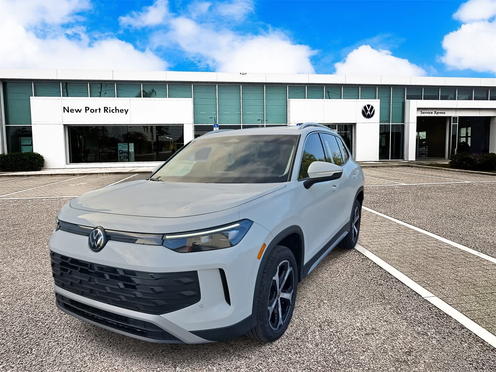 Thumbnail: 2025 Volkswagen Tiguan - 4