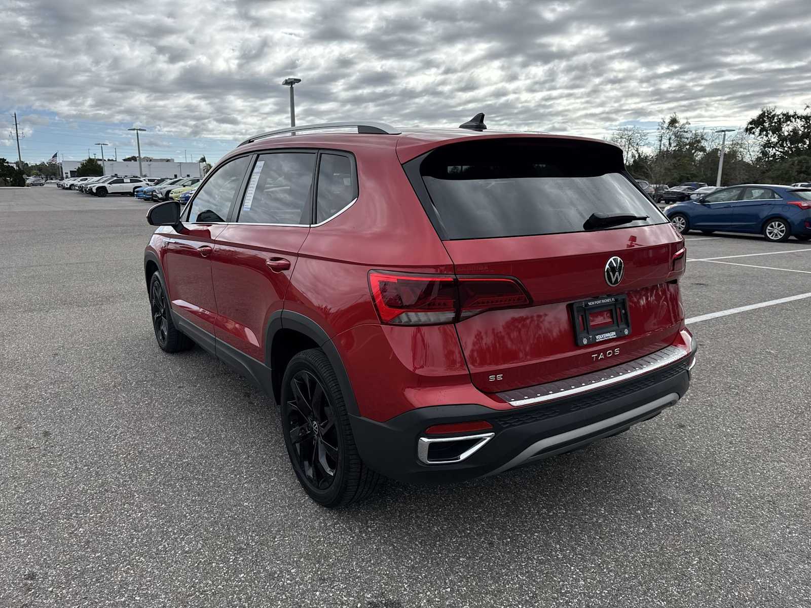 Thumbnail: 2022 Volkswagen Taos - 12