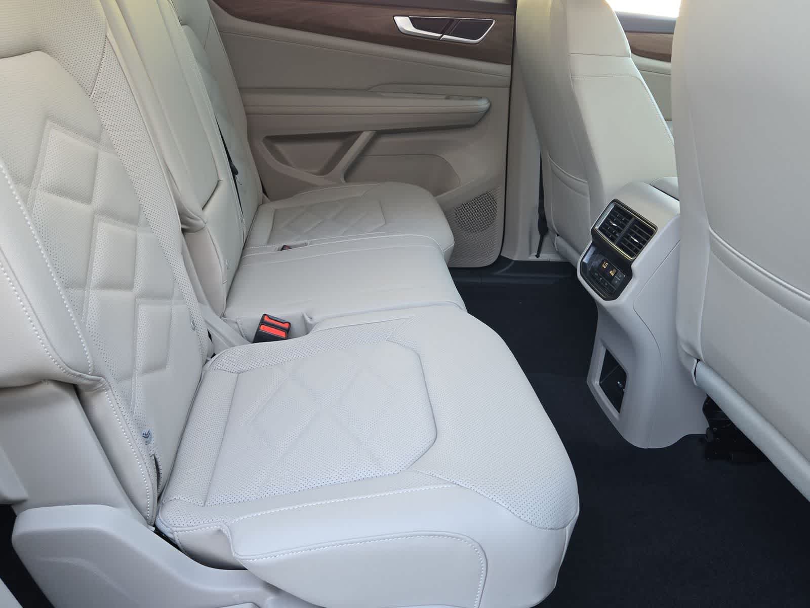 Thumbnail: 2026 Volkswagen Atlas - 20