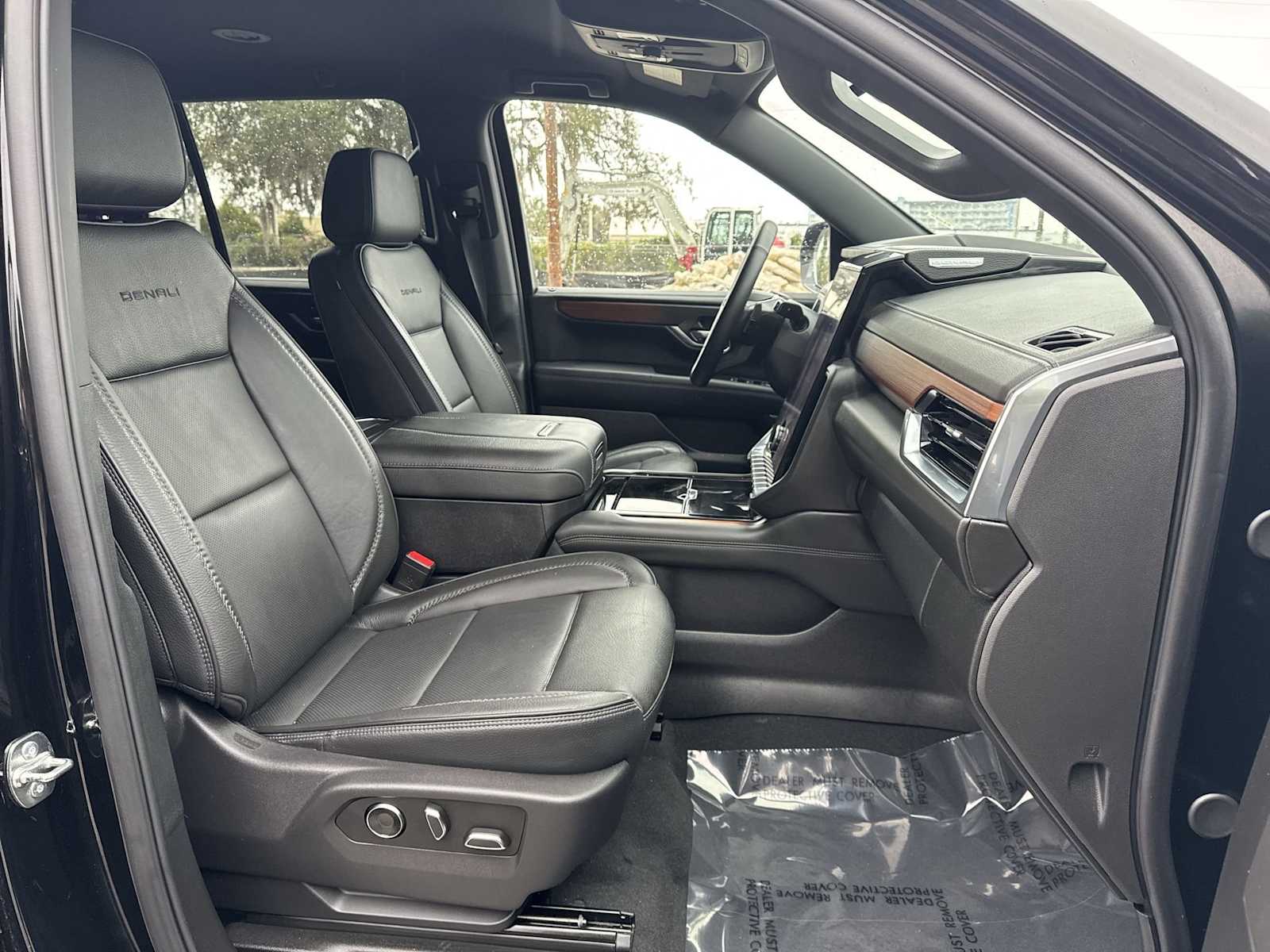 Thumbnail: 2025 GMC Yukon - 19