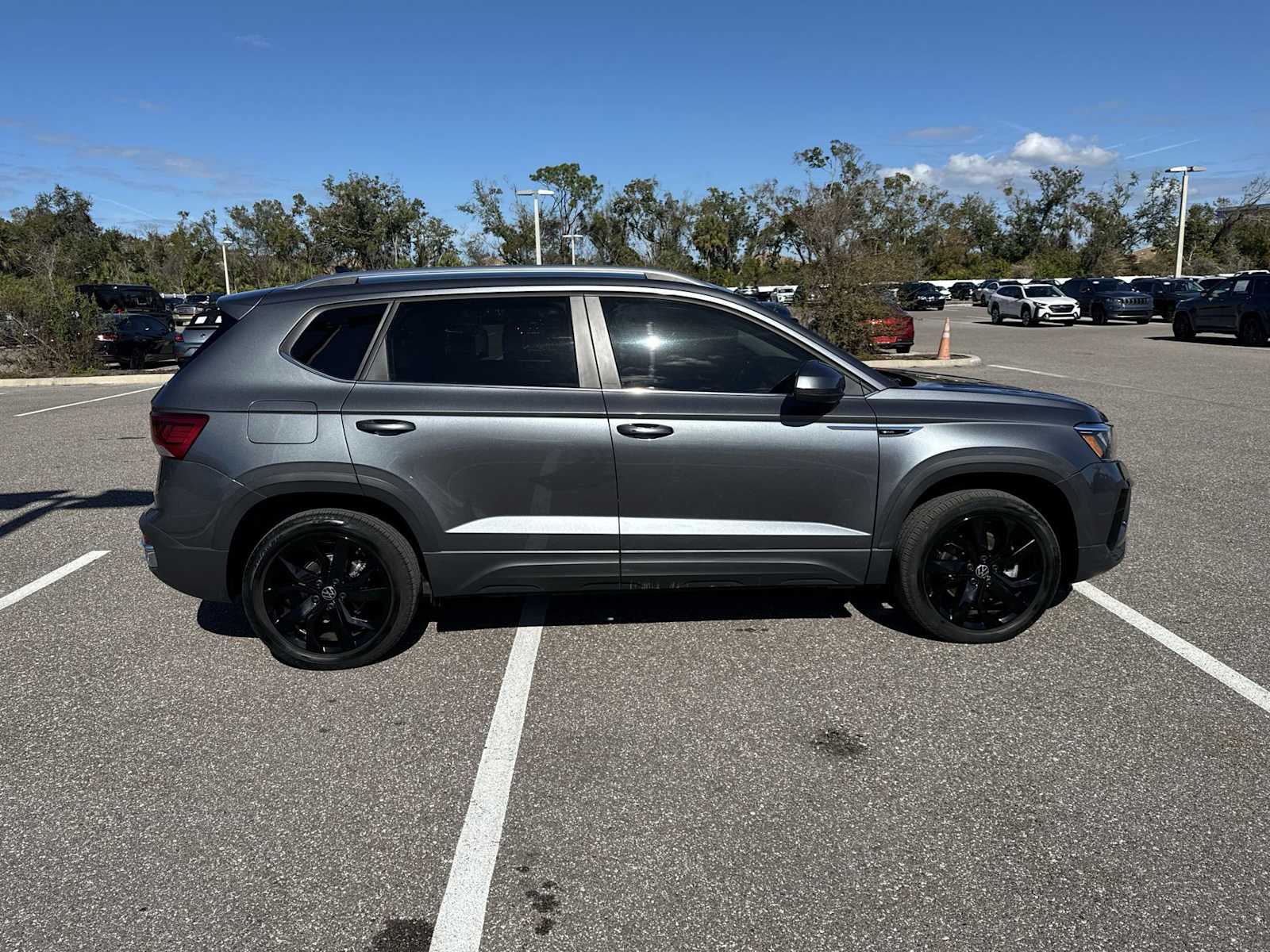 Thumbnail: 2023 Volkswagen Taos - 7