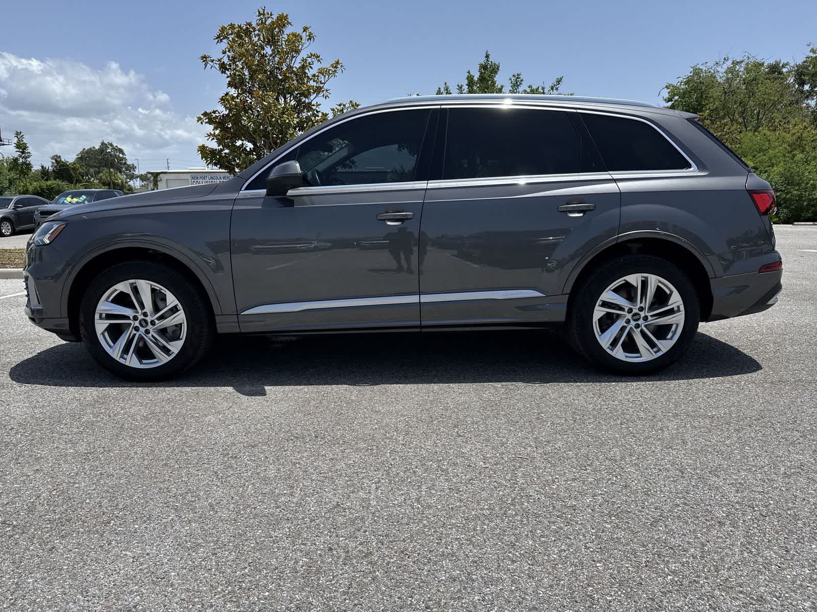 Thumbnail: 2023 Audi Q7 - 10
