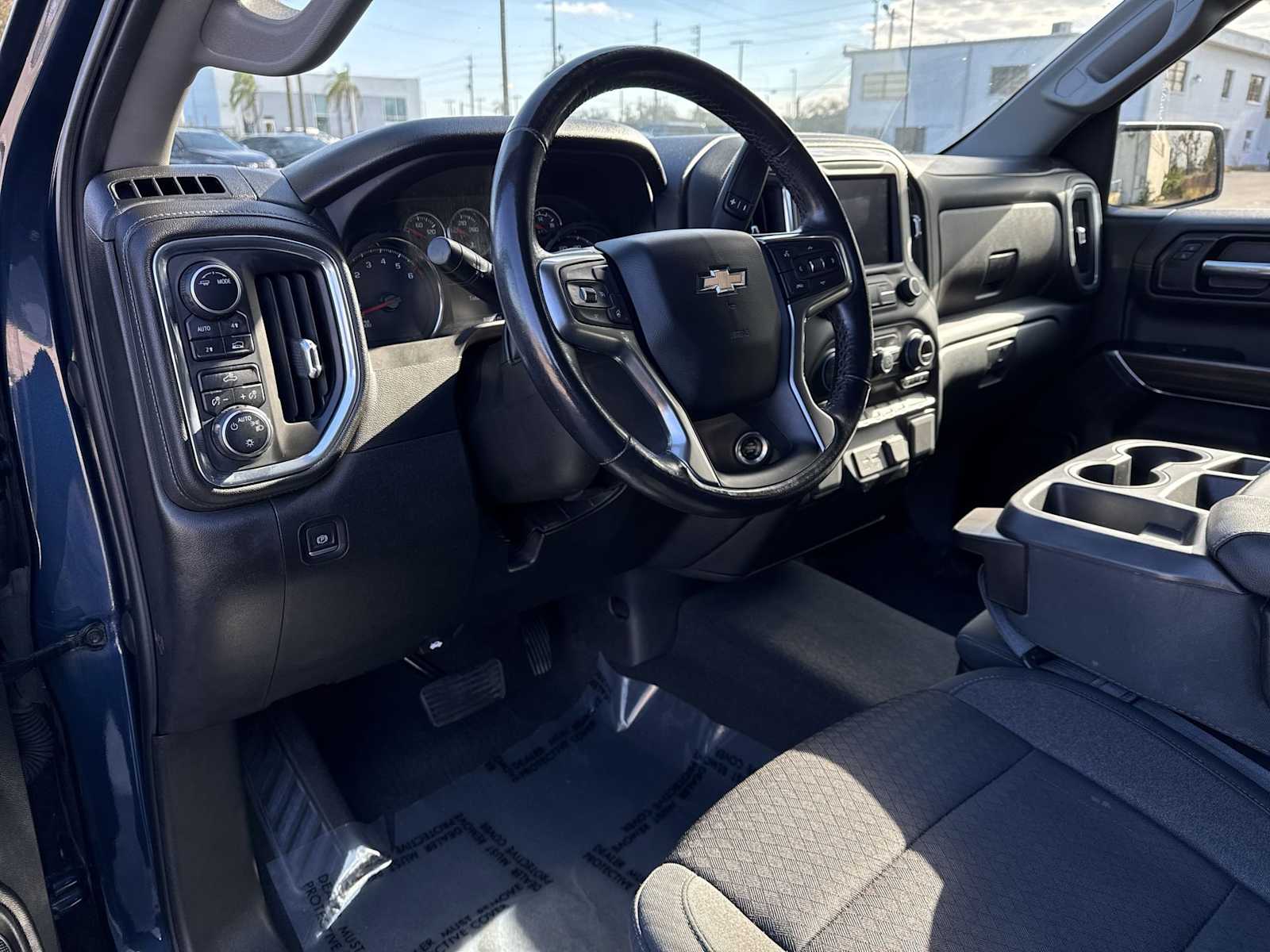 Thumbnail: 2022 Chevrolet Silverado 1500 - 2