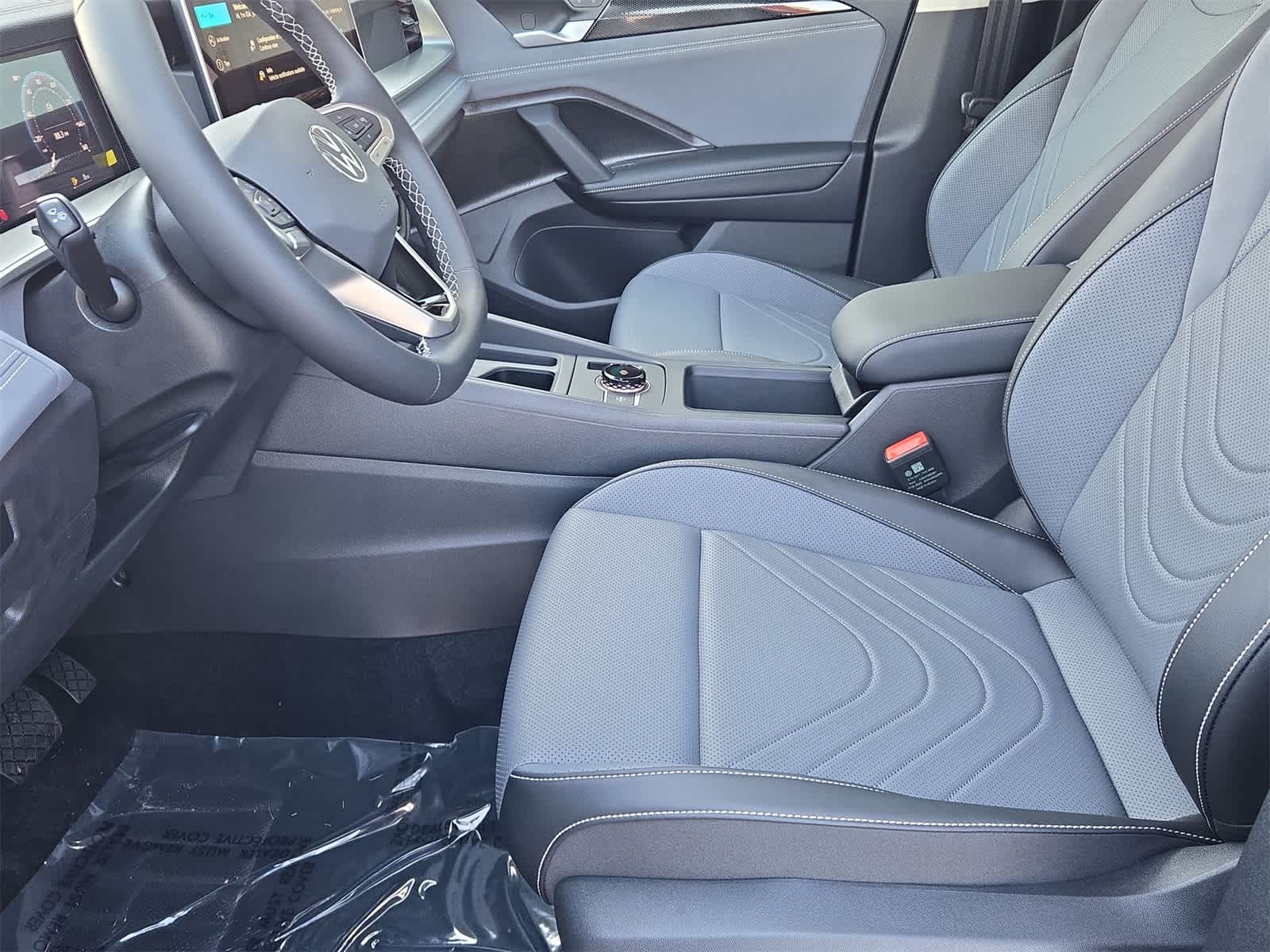 Thumbnail: 2025 Volkswagen Tiguan - 17