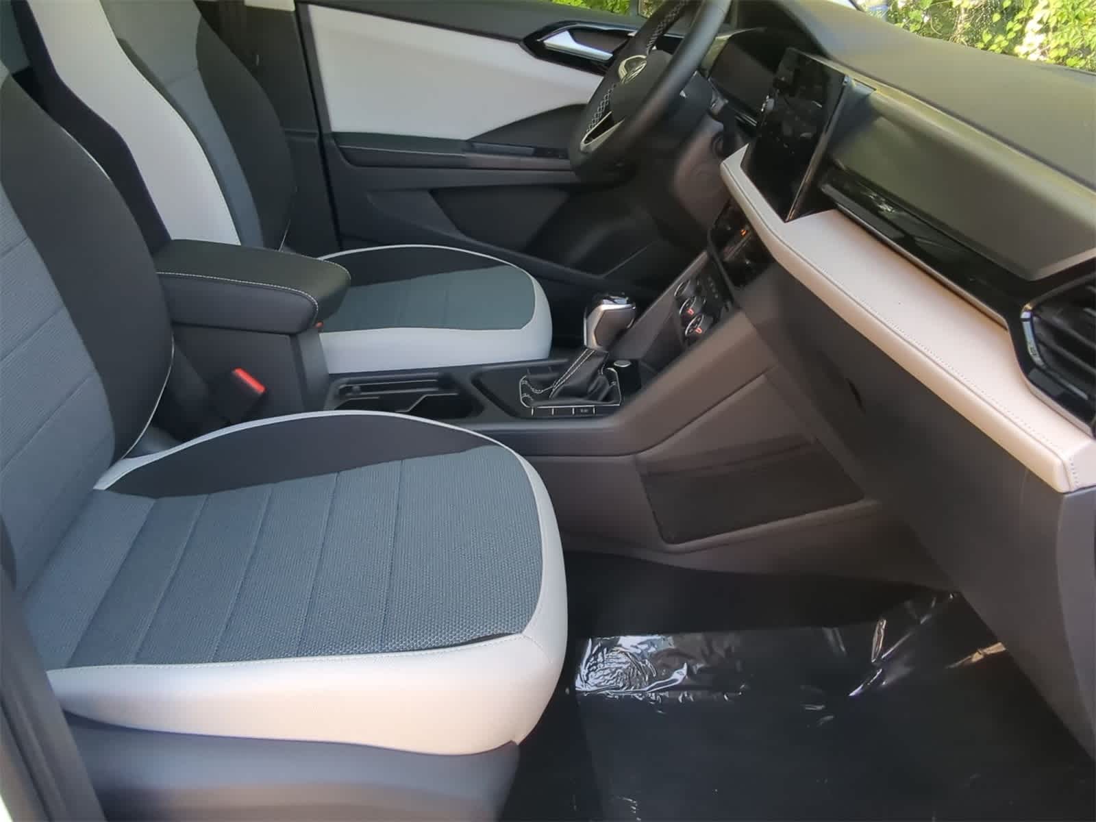 Thumbnail: 2025 Volkswagen Taos - 20