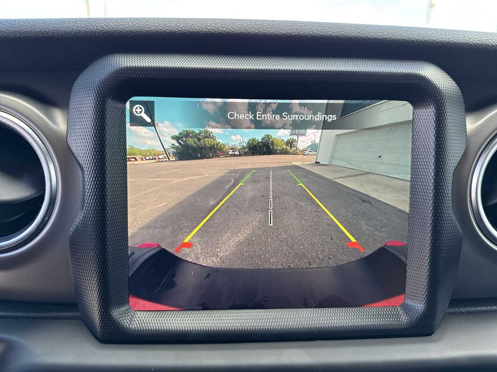 Thumbnail: 2020 Jeep Gladiator - 27