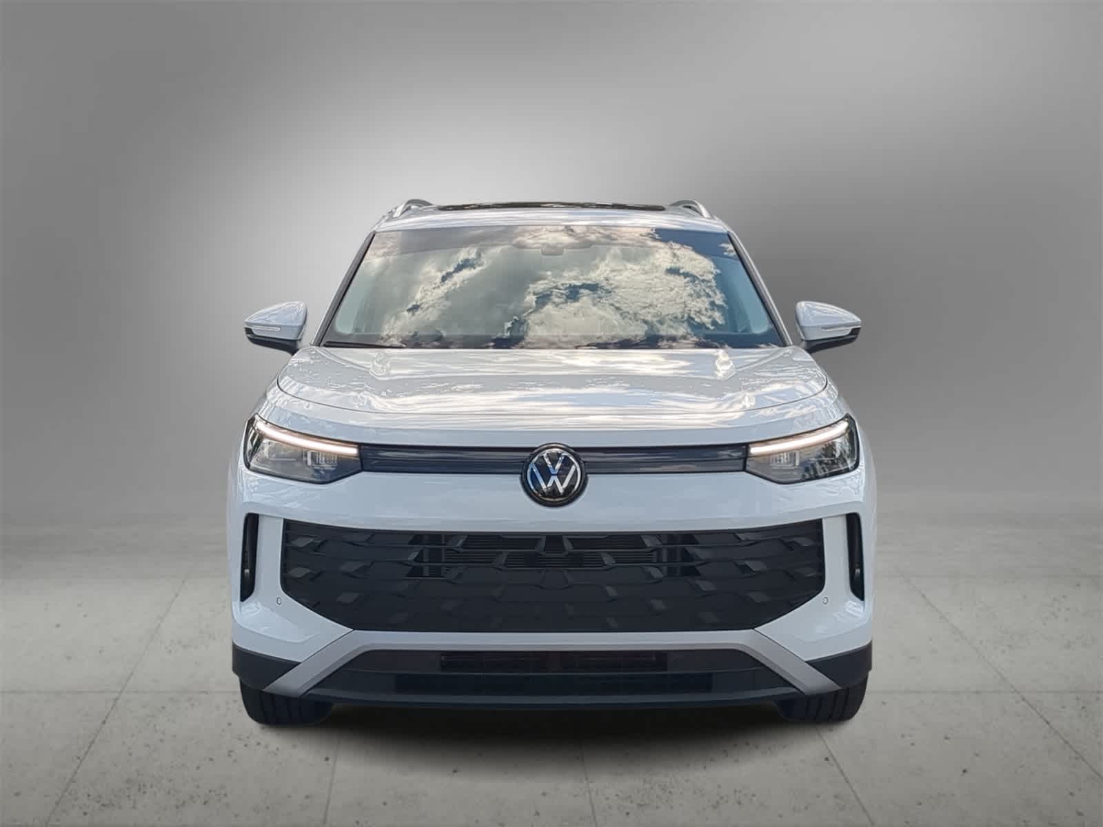 Thumbnail: 2025 Volkswagen Tiguan - 3