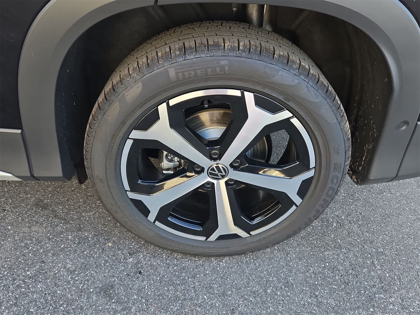 Thumbnail: 2025 Volkswagen Tiguan - 14