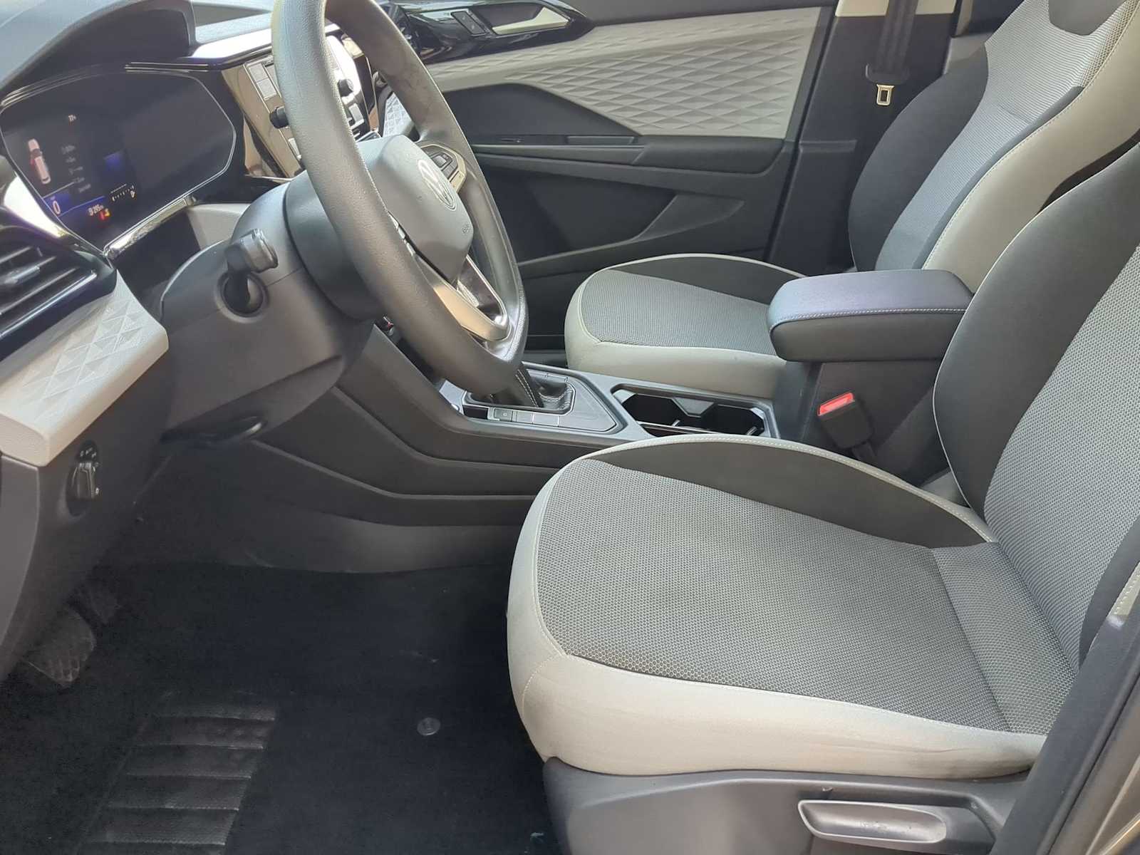 2022 Volkswagen Taos S 16