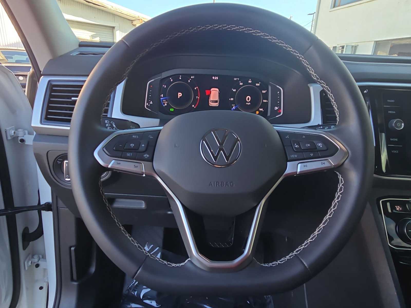 Thumbnail: 2023 Volkswagen Atlas - 22