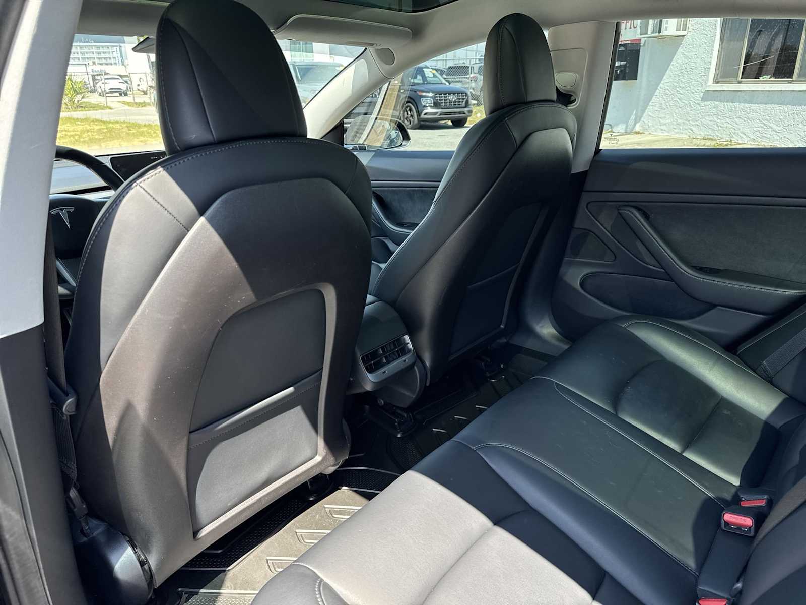 Thumbnail: 2020 Tesla Model 3 - 17