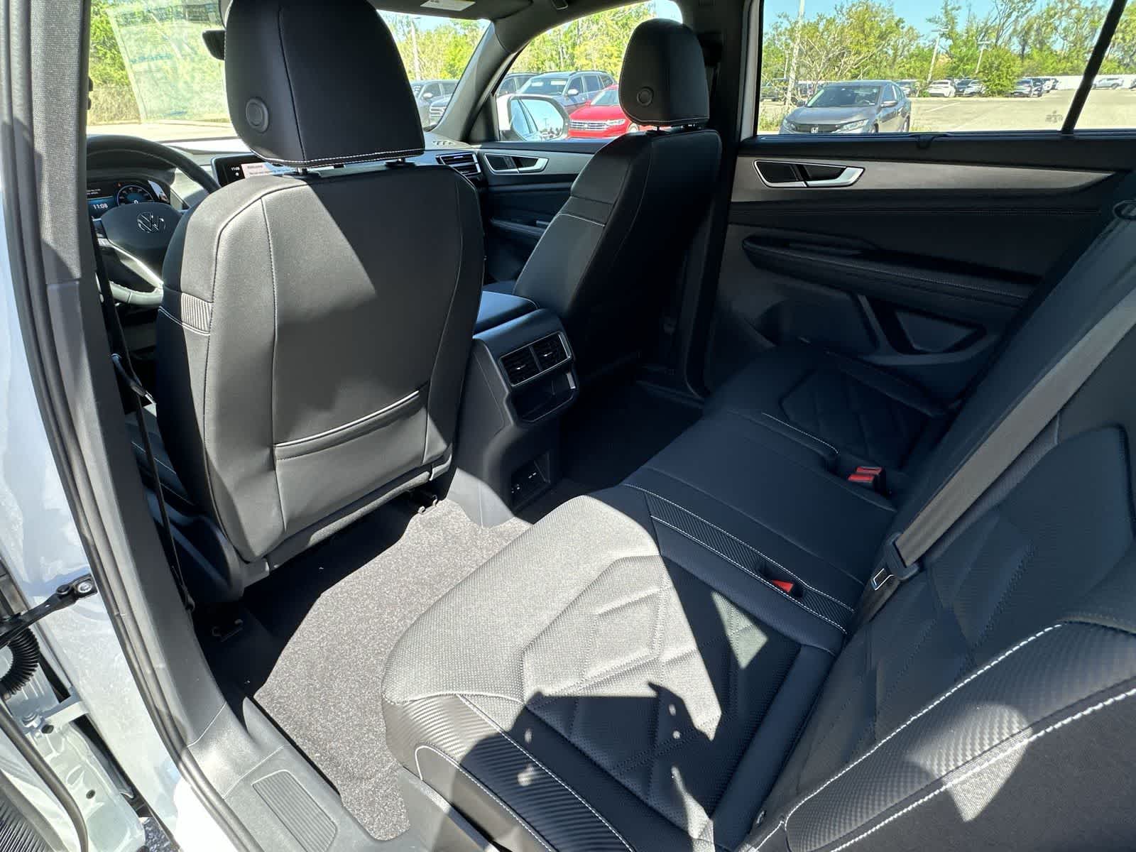 Thumbnail: 2026 Volkswagen Atlas - 17