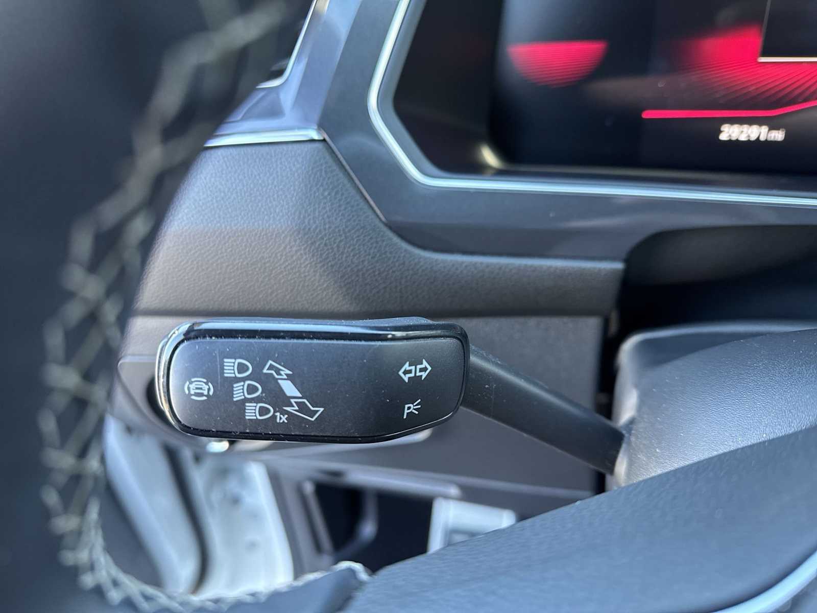 Thumbnail: 2023 Volkswagen Tiguan - 25