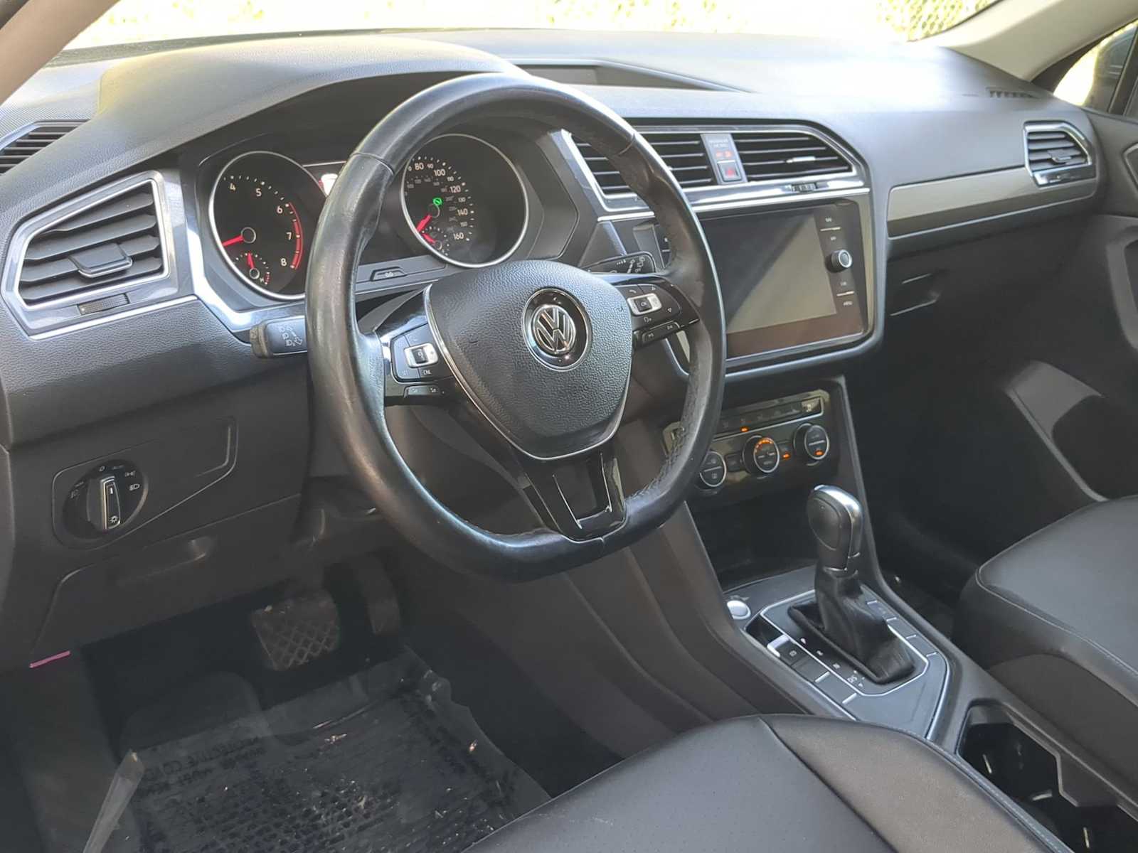 Thumbnail: 2018 Volkswagen Tiguan - 10
