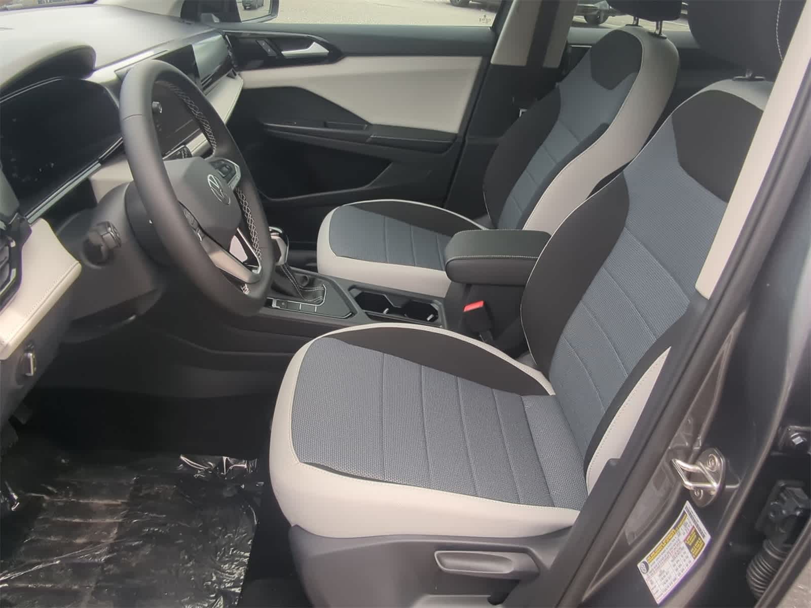 Thumbnail: 2025 Volkswagen Taos - 17