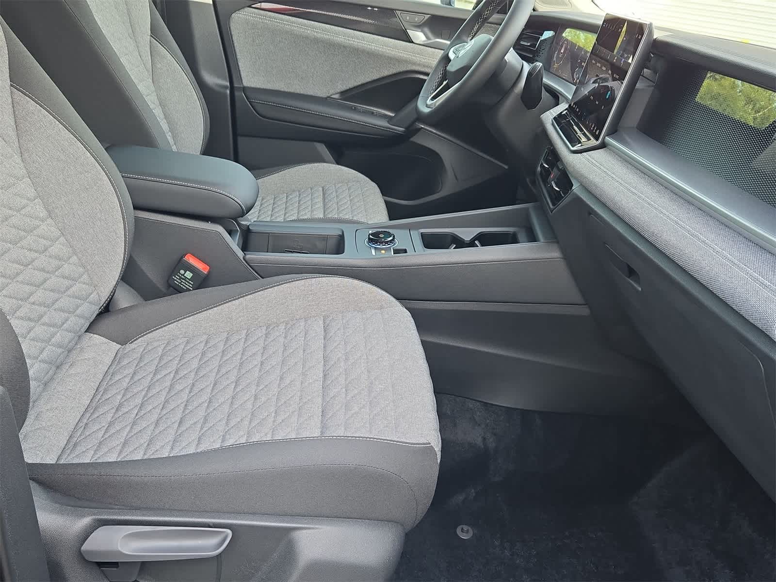 Thumbnail: 2025 Volkswagen Tiguan - 22