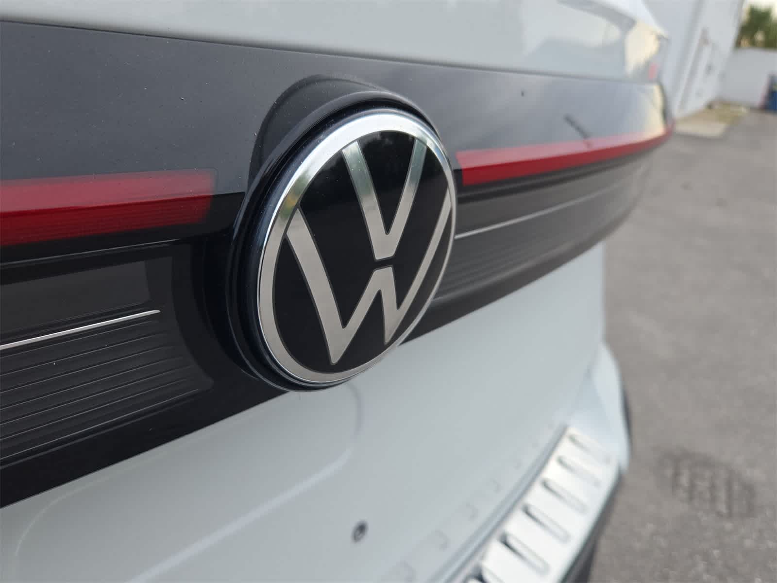 Thumbnail: 2025 Volkswagen Taos - 12