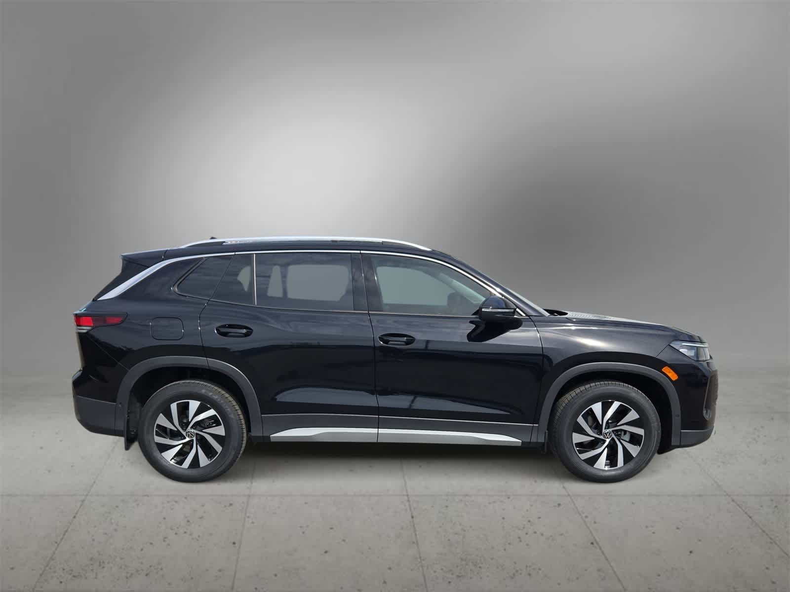 Thumbnail: 2025 Volkswagen Tiguan - 9