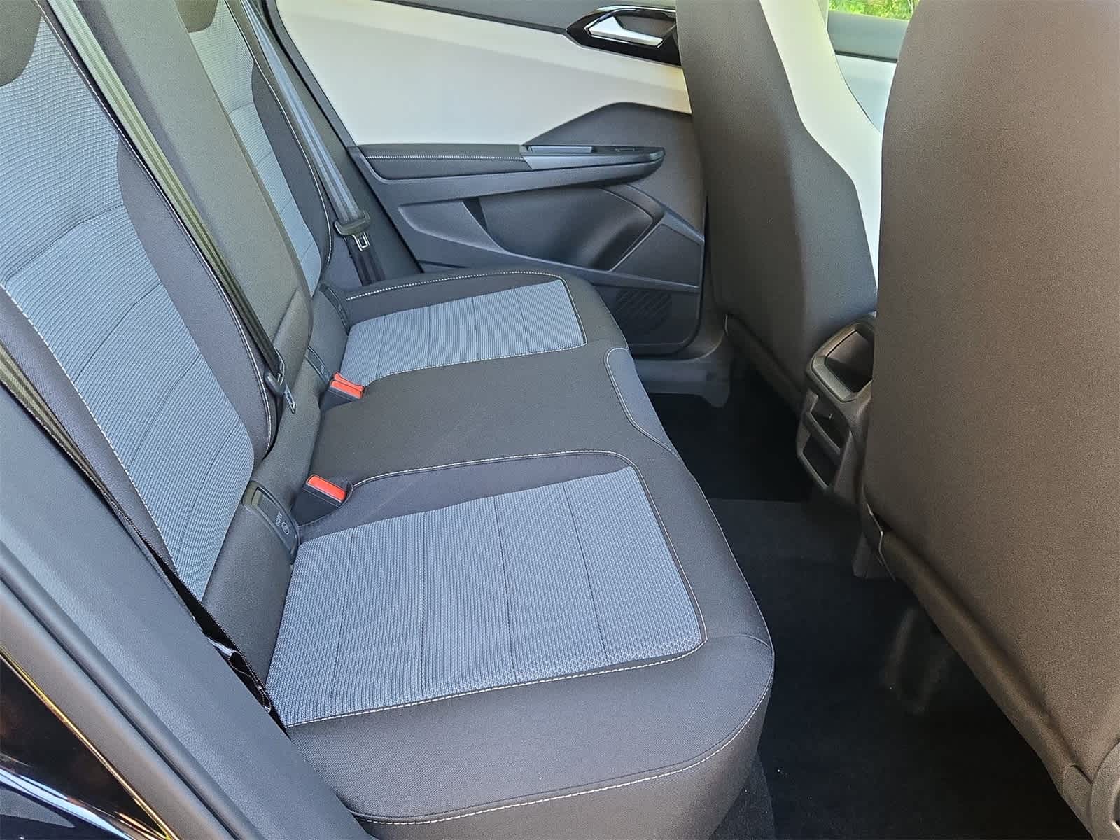 Thumbnail: 2025 Volkswagen Taos - 20