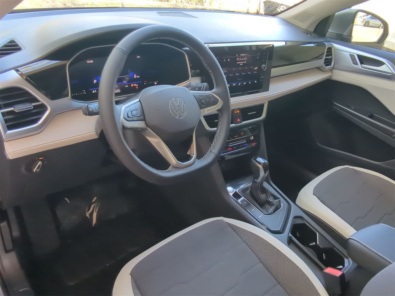 Thumbnail: 2025 Volkswagen Taos - 10