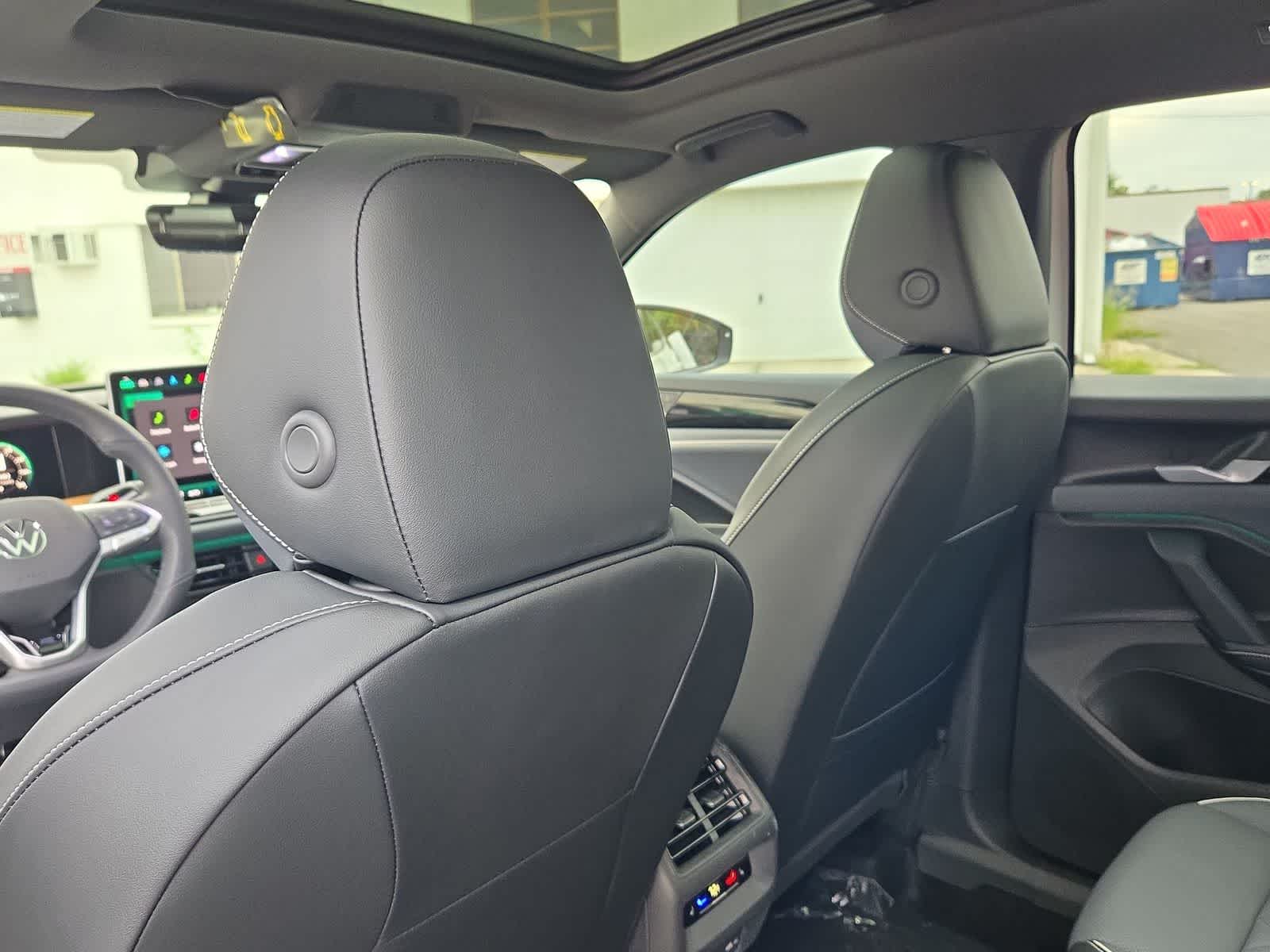 Thumbnail: 2025 Volkswagen Tiguan - 19