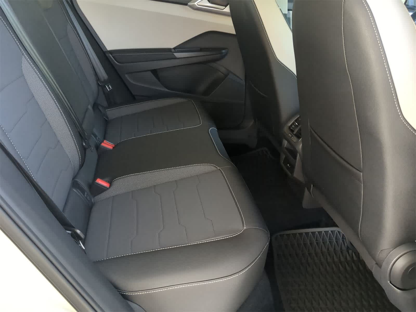 Thumbnail: 2025 Volkswagen Taos - 20