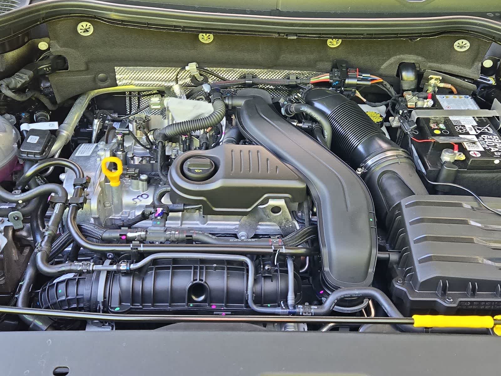 Thumbnail: 2025 Volkswagen Taos - 15