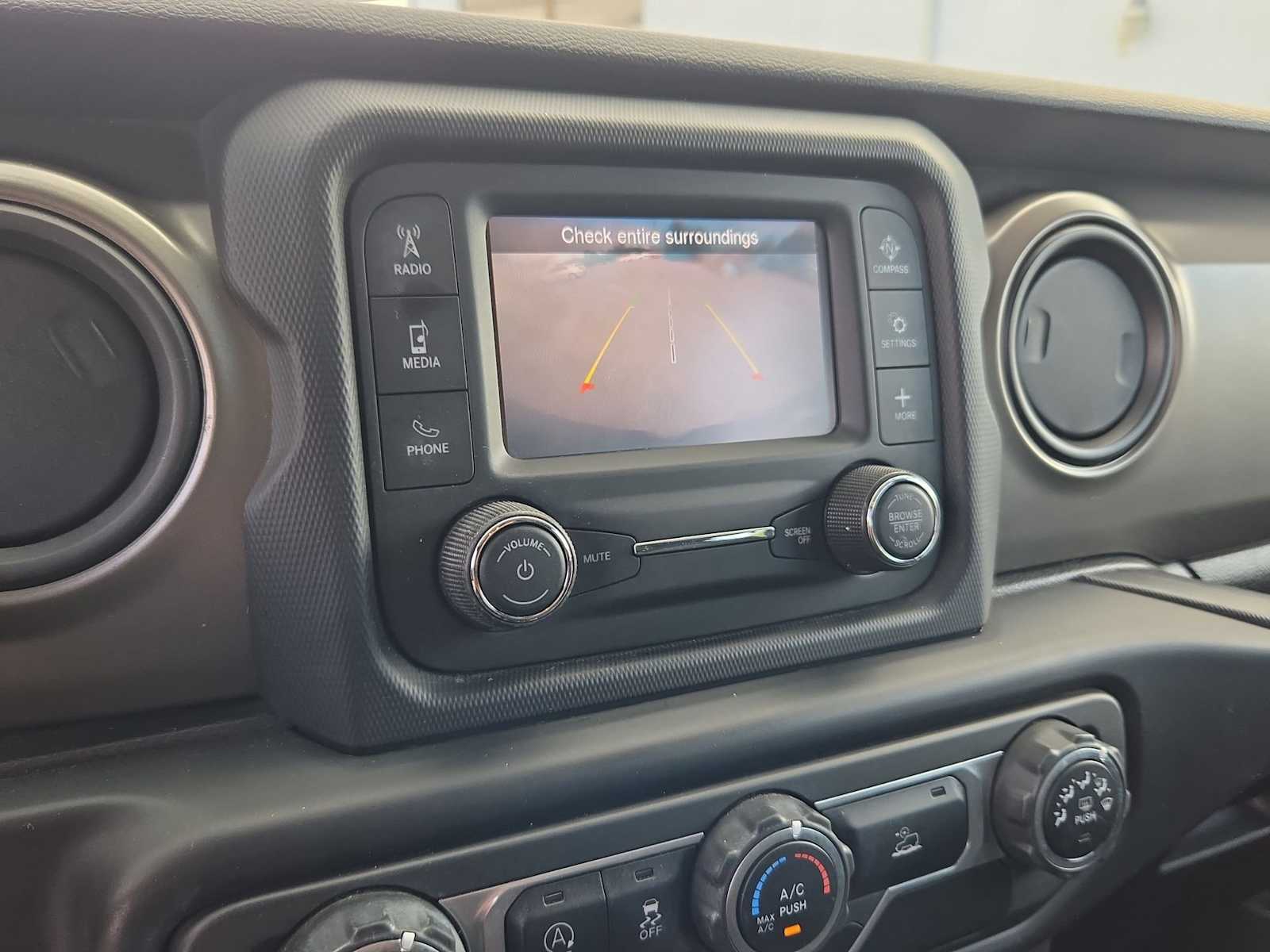 Thumbnail: 2021 Jeep Wrangler - 27