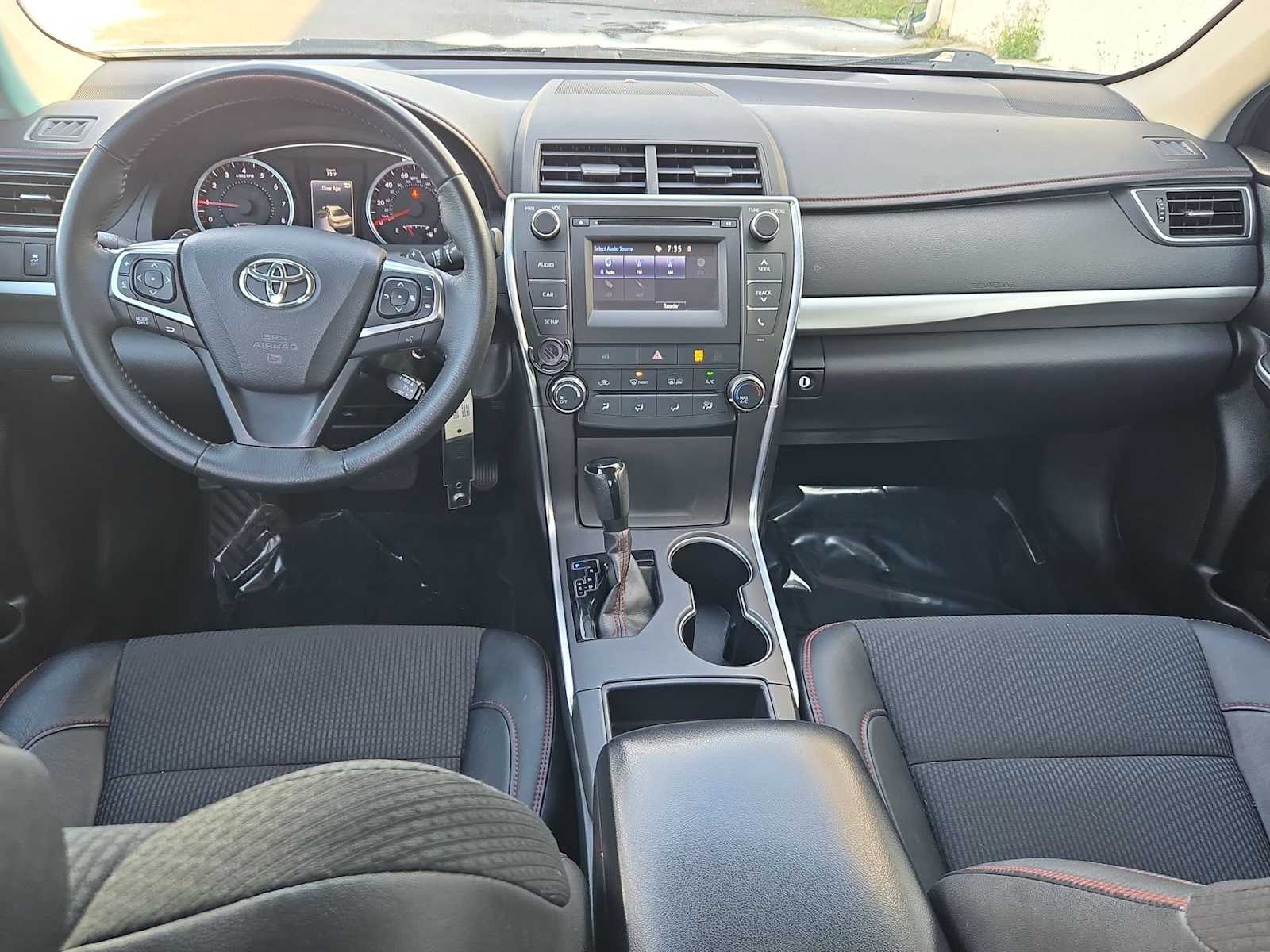 Thumbnail: 2017 Toyota Camry - 15