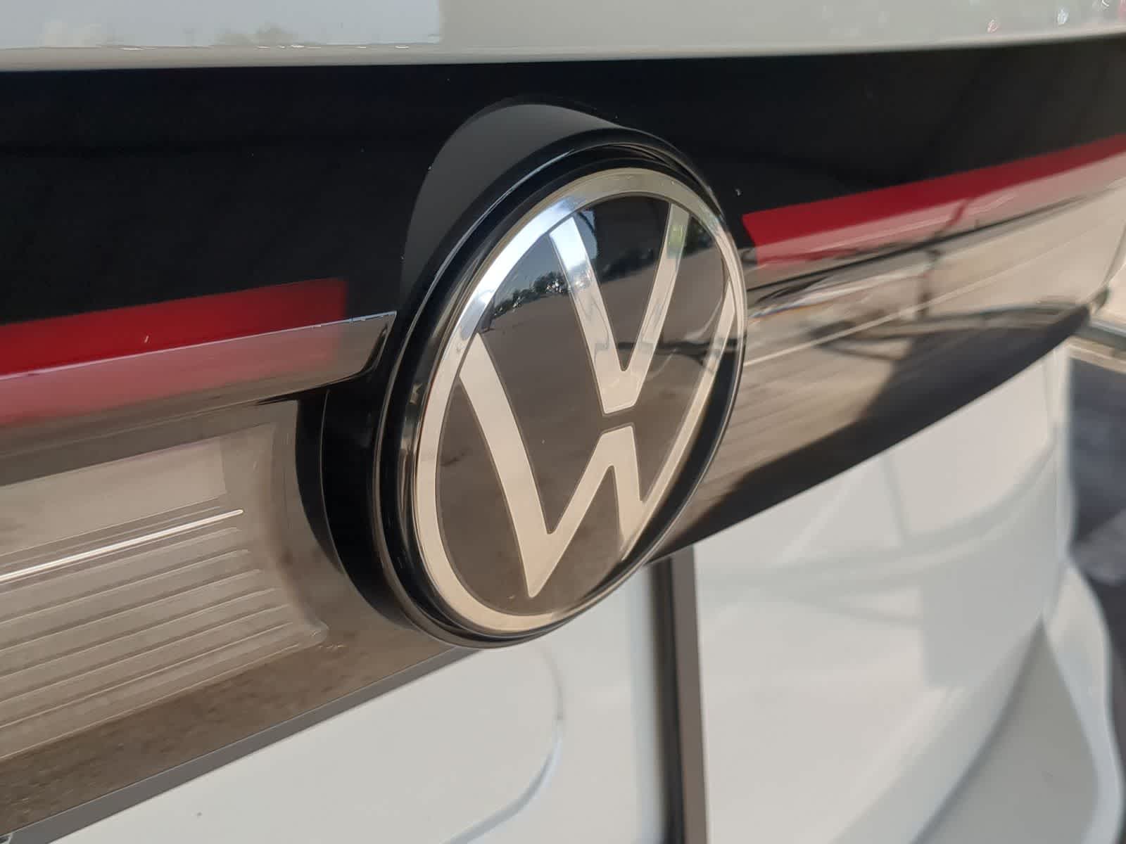 Thumbnail: 2025 Volkswagen Taos - 12