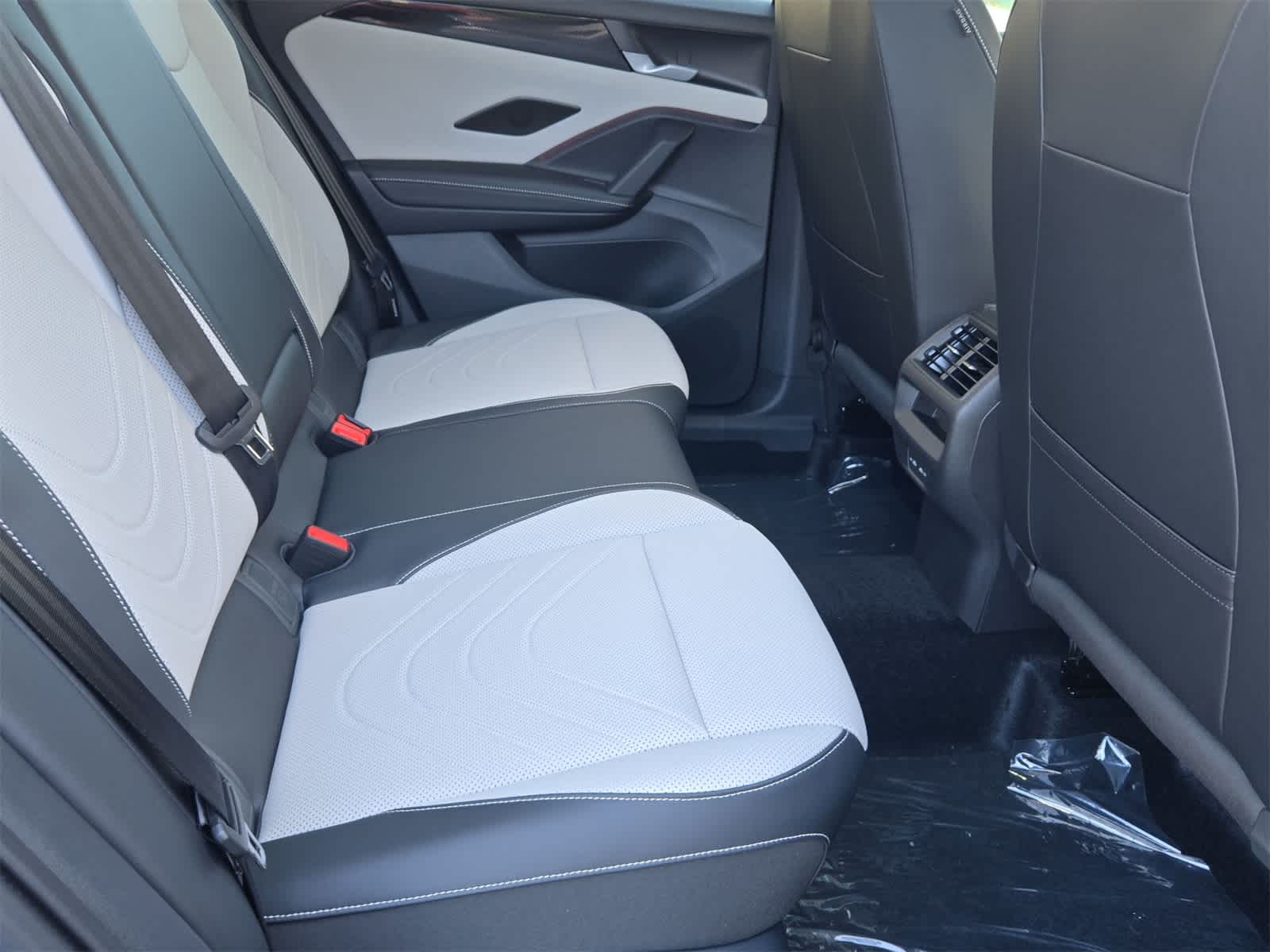 Thumbnail: 2025 Volkswagen Tiguan - 22