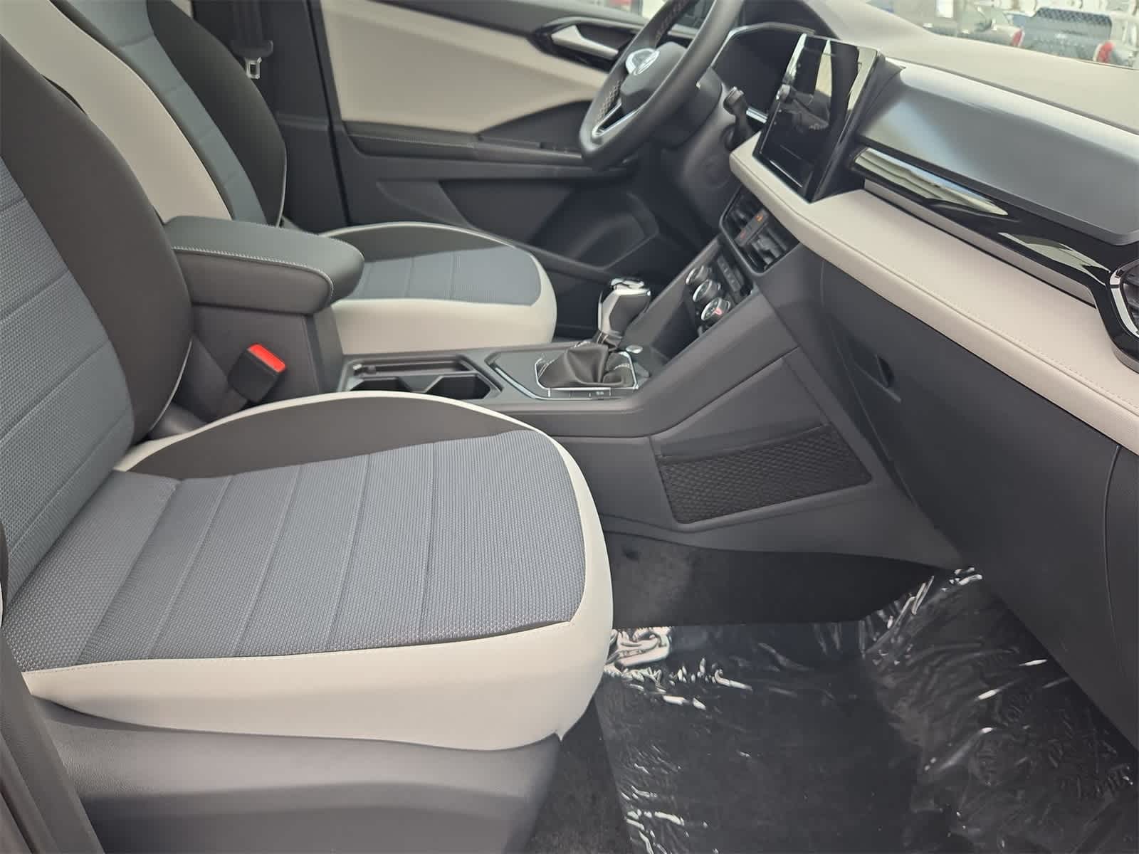 Thumbnail: 2025 Volkswagen Taos - 21