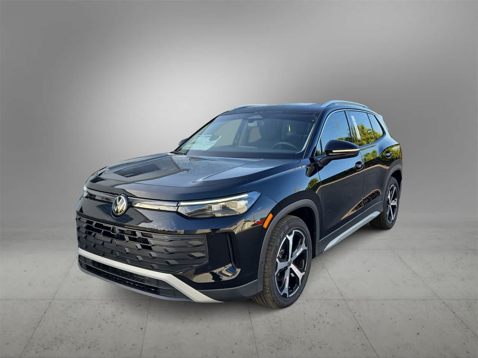 Thumbnail: 2025 Volkswagen Tiguan - 4