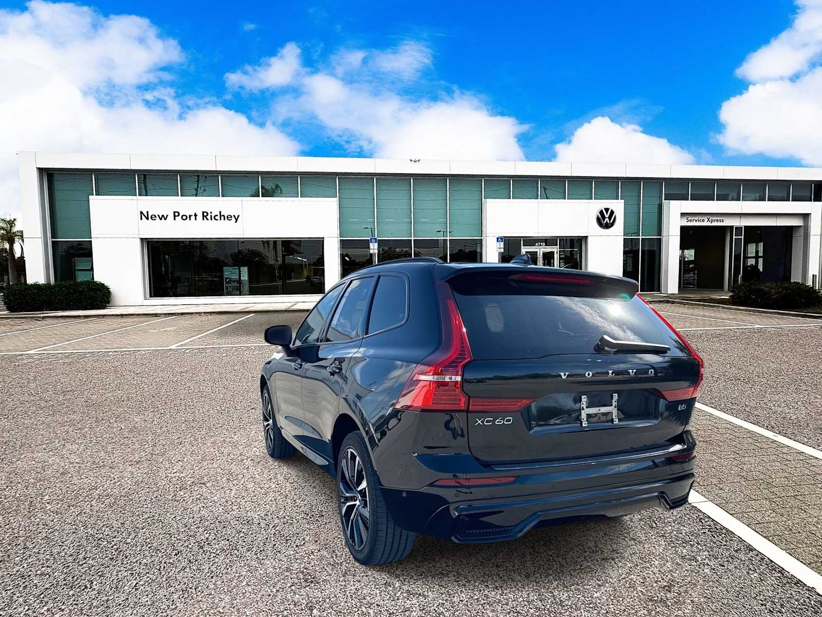 Thumbnail: 2023 Volvo XC60 - 6