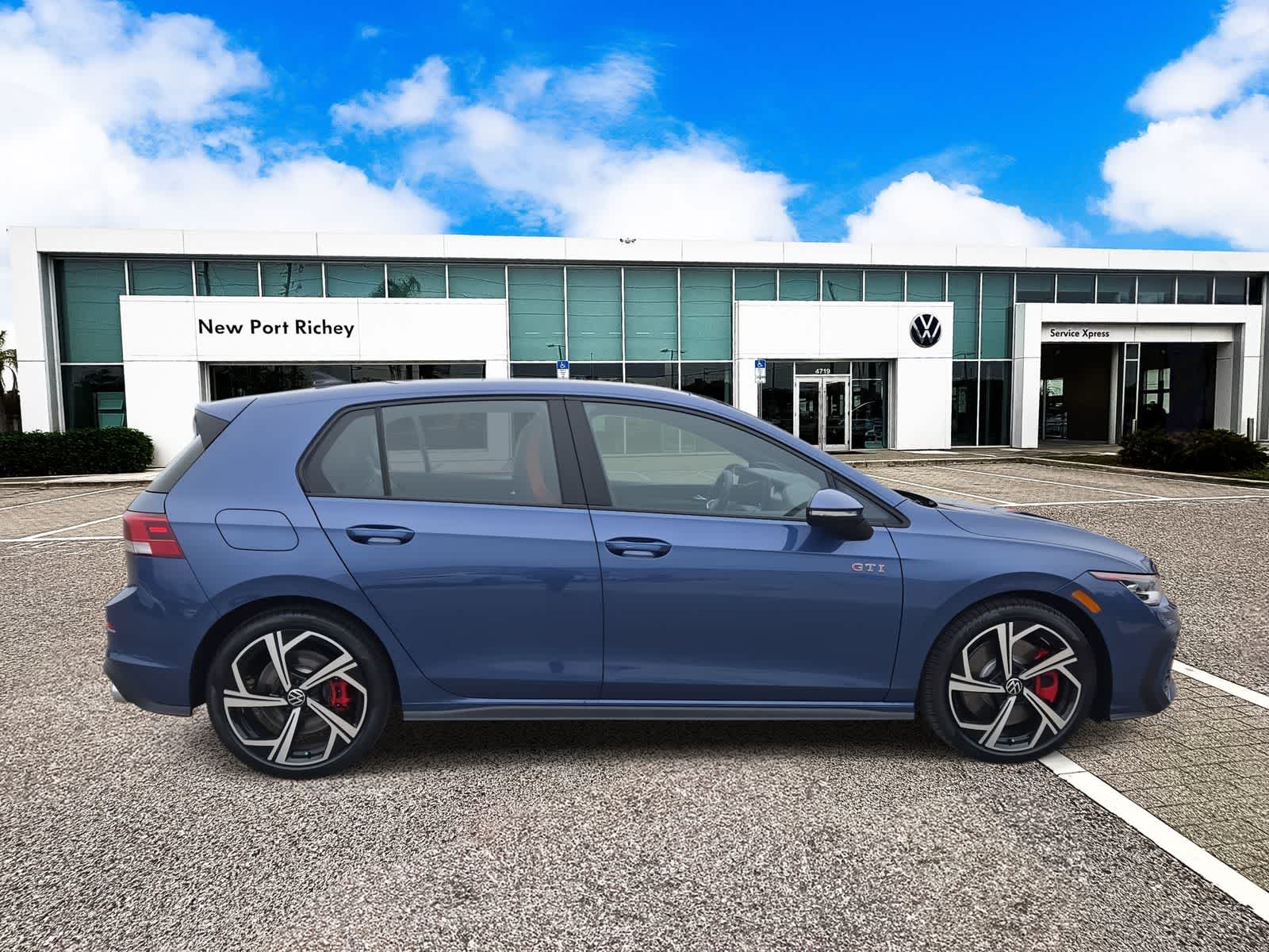 Thumbnail: 2026 Volkswagen Golf - 9