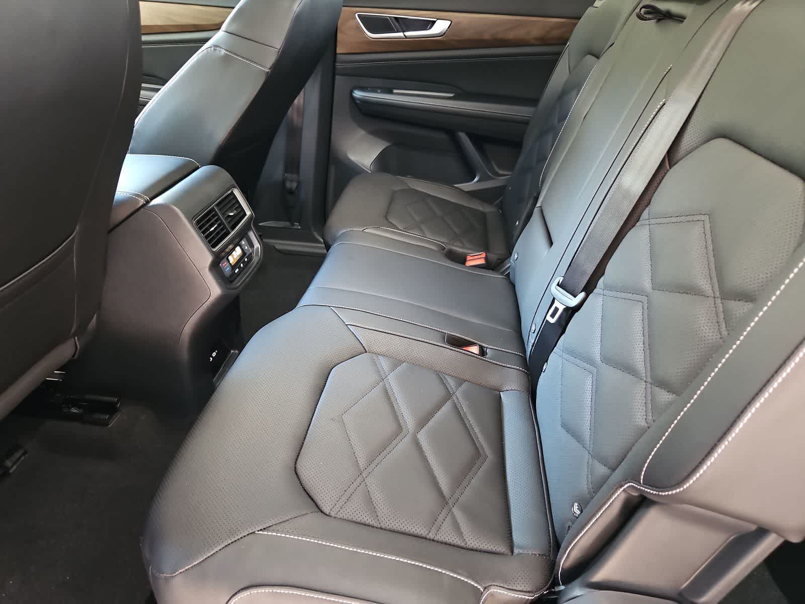 Thumbnail: 2026 Volkswagen Atlas - 20