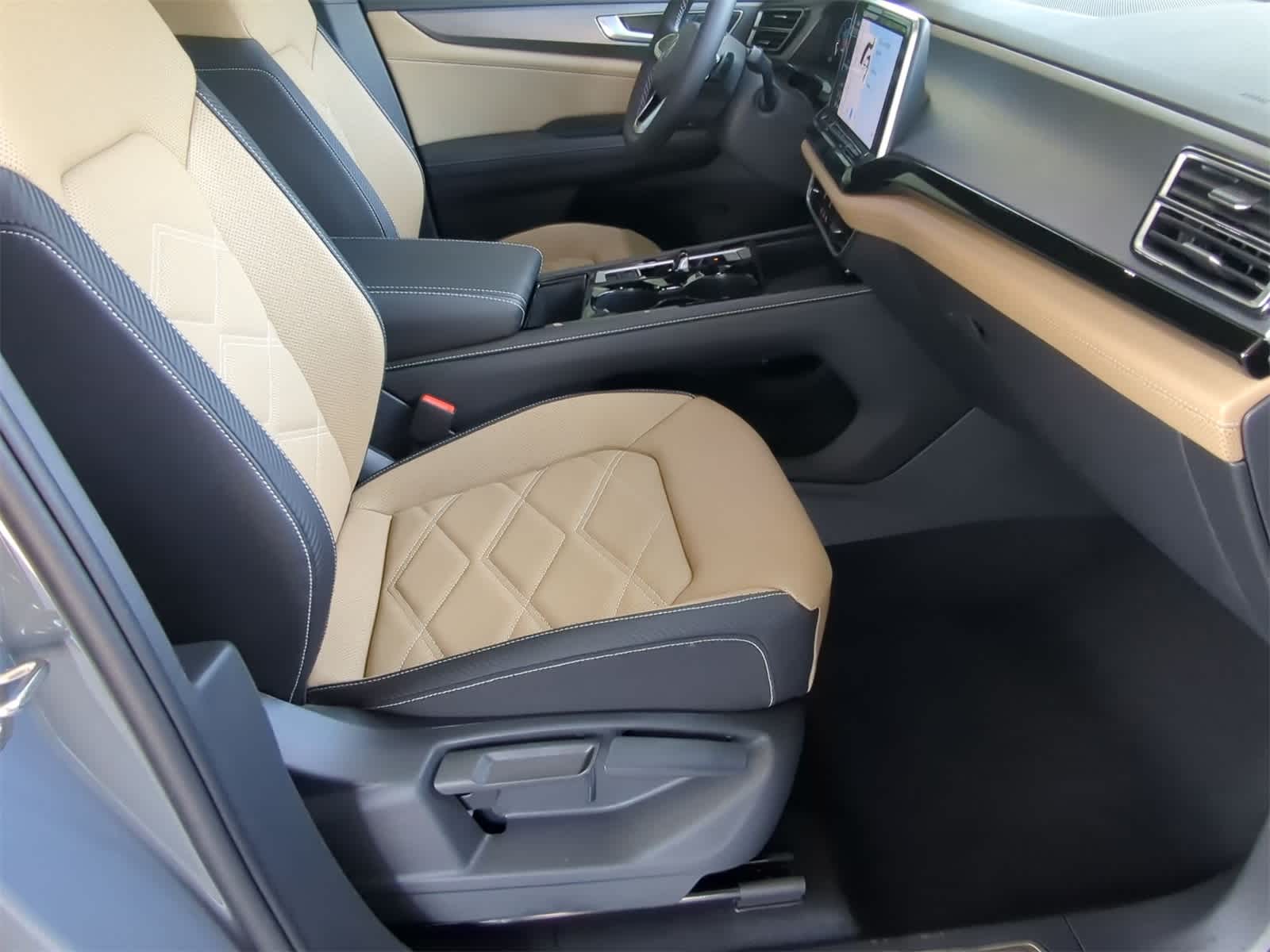 Thumbnail: 2025 Volkswagen Atlas - 22