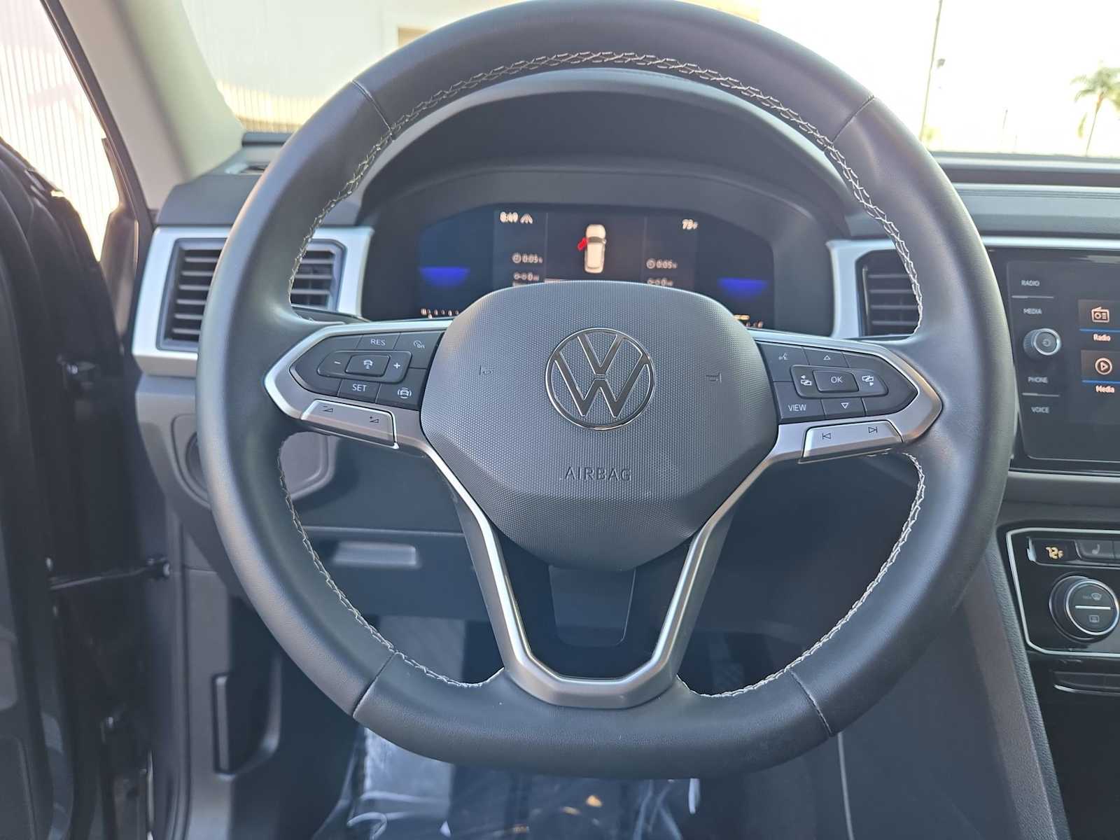 Thumbnail: 2022 Volkswagen Atlas - 22