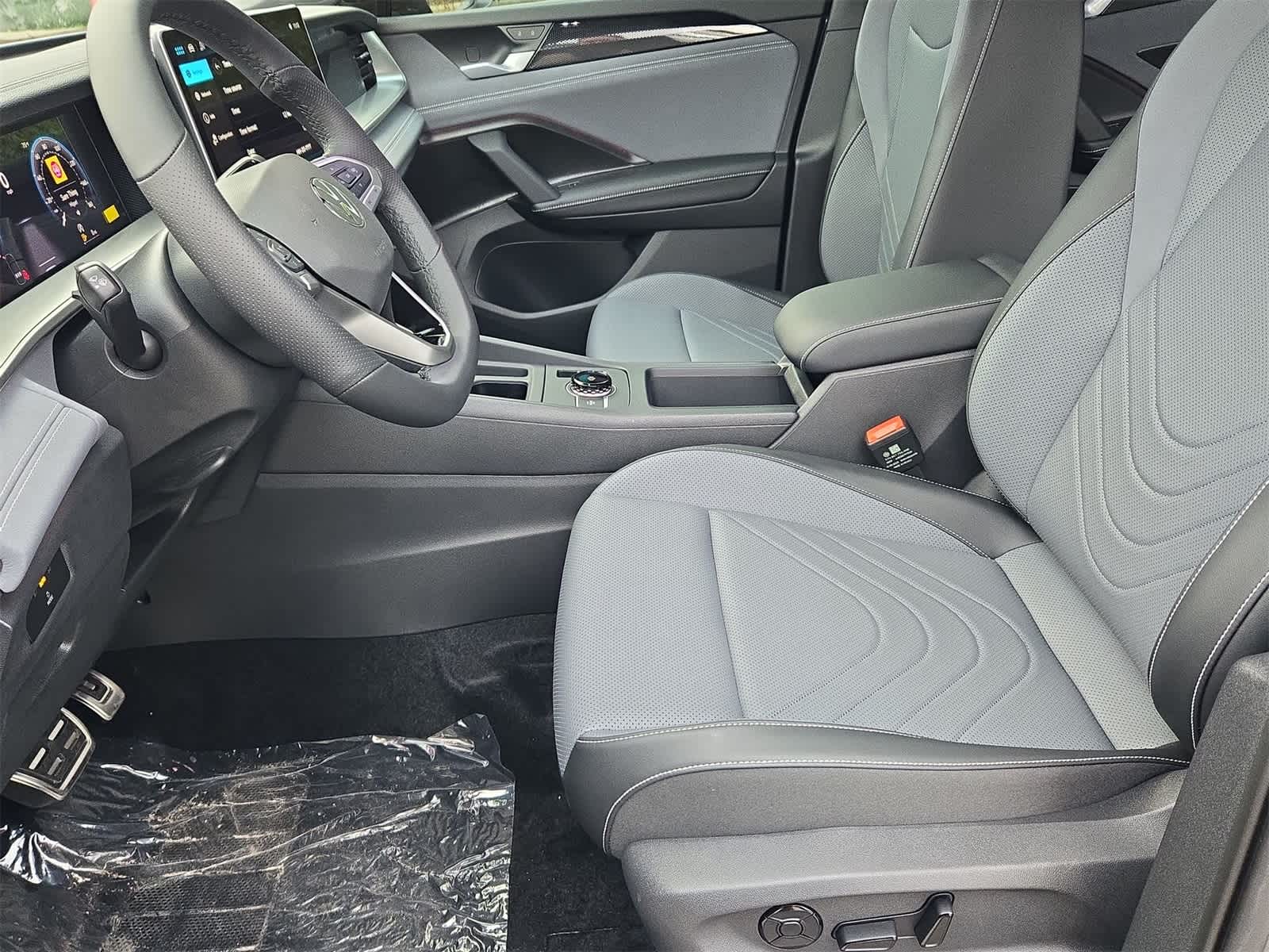 Thumbnail: 2025 Volkswagen Tiguan - 17