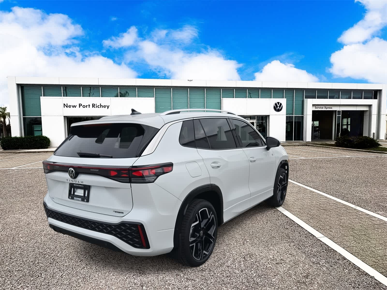 Thumbnail: 2025 Volkswagen Tiguan - 8