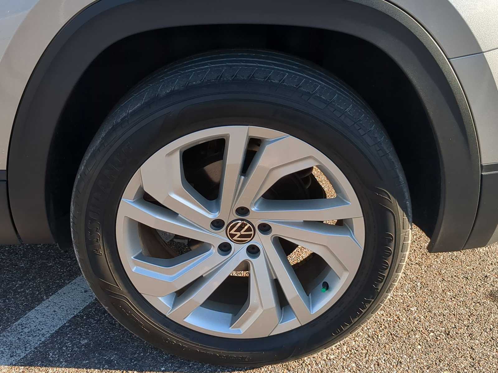 Thumbnail: 2022 Volkswagen Atlas - 14