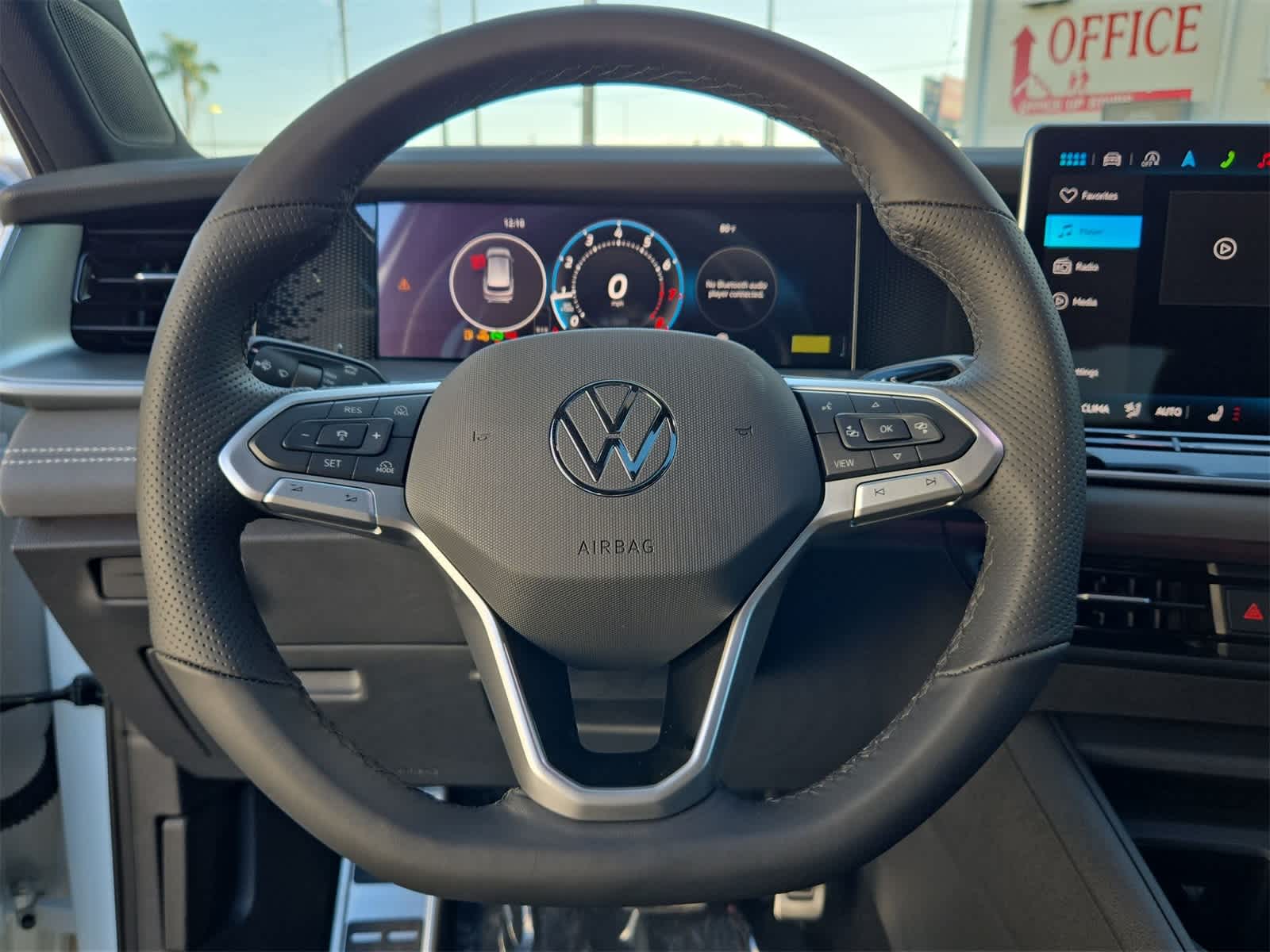 Thumbnail: 2025 Volkswagen Tiguan - 25