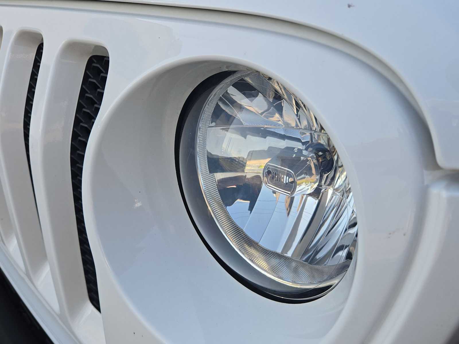 Thumbnail: 2019 Jeep Wrangler - 11