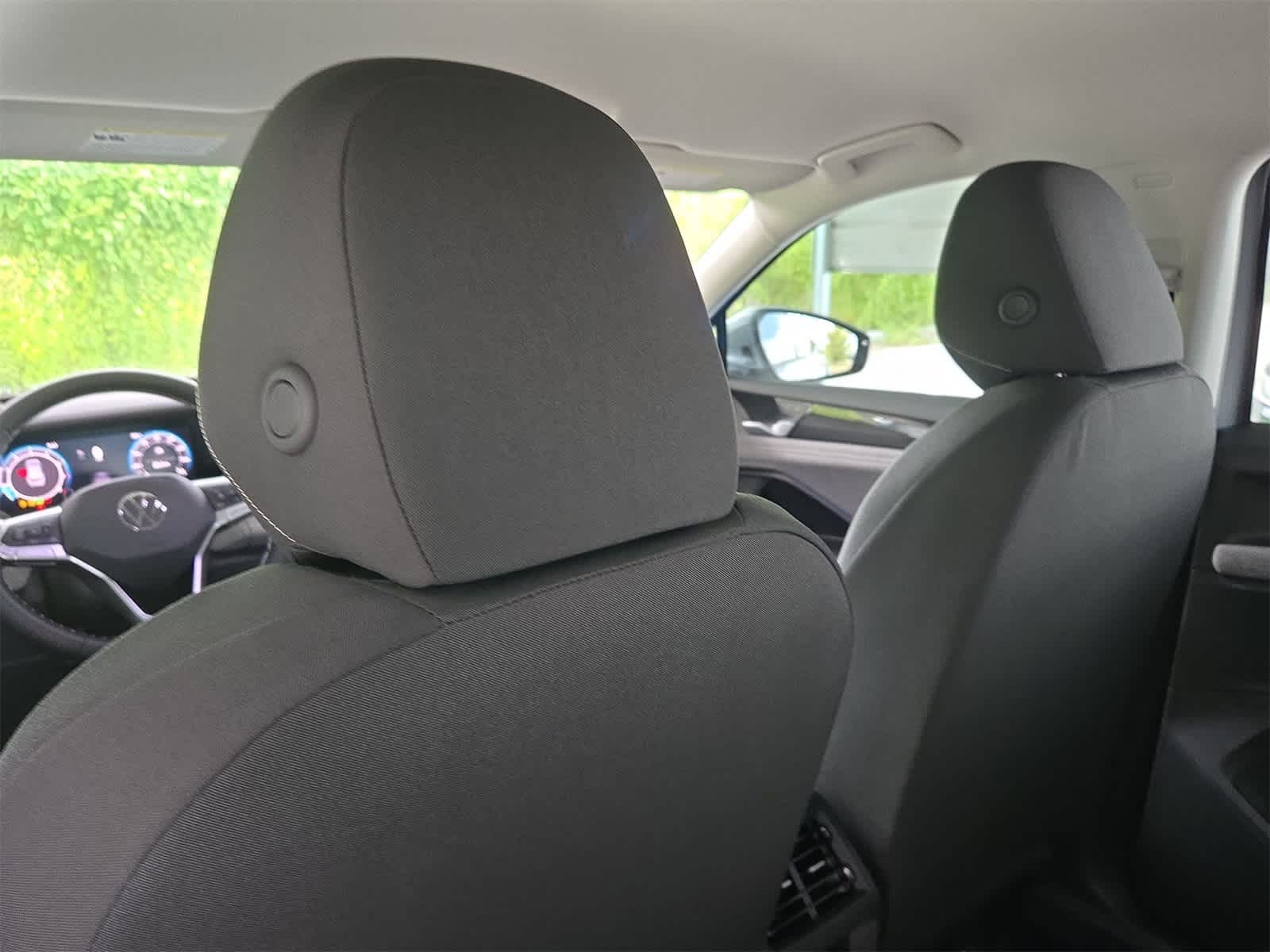 Thumbnail: 2025 Volkswagen Tiguan - 19